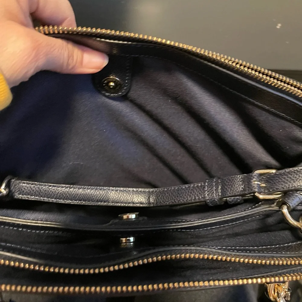 Coach purse - Picture 3 of 3